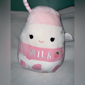 Amelie strawberry milk 🍓